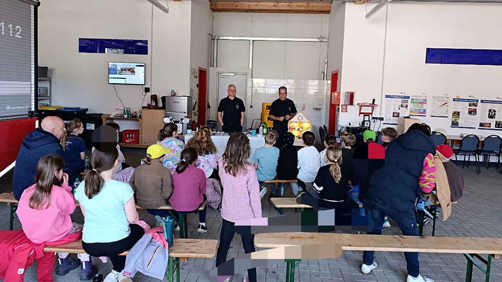 Brandschutzerziehung in Halle: Drittklässler lernen, wie sie sich im Brandfall richtig verhalten