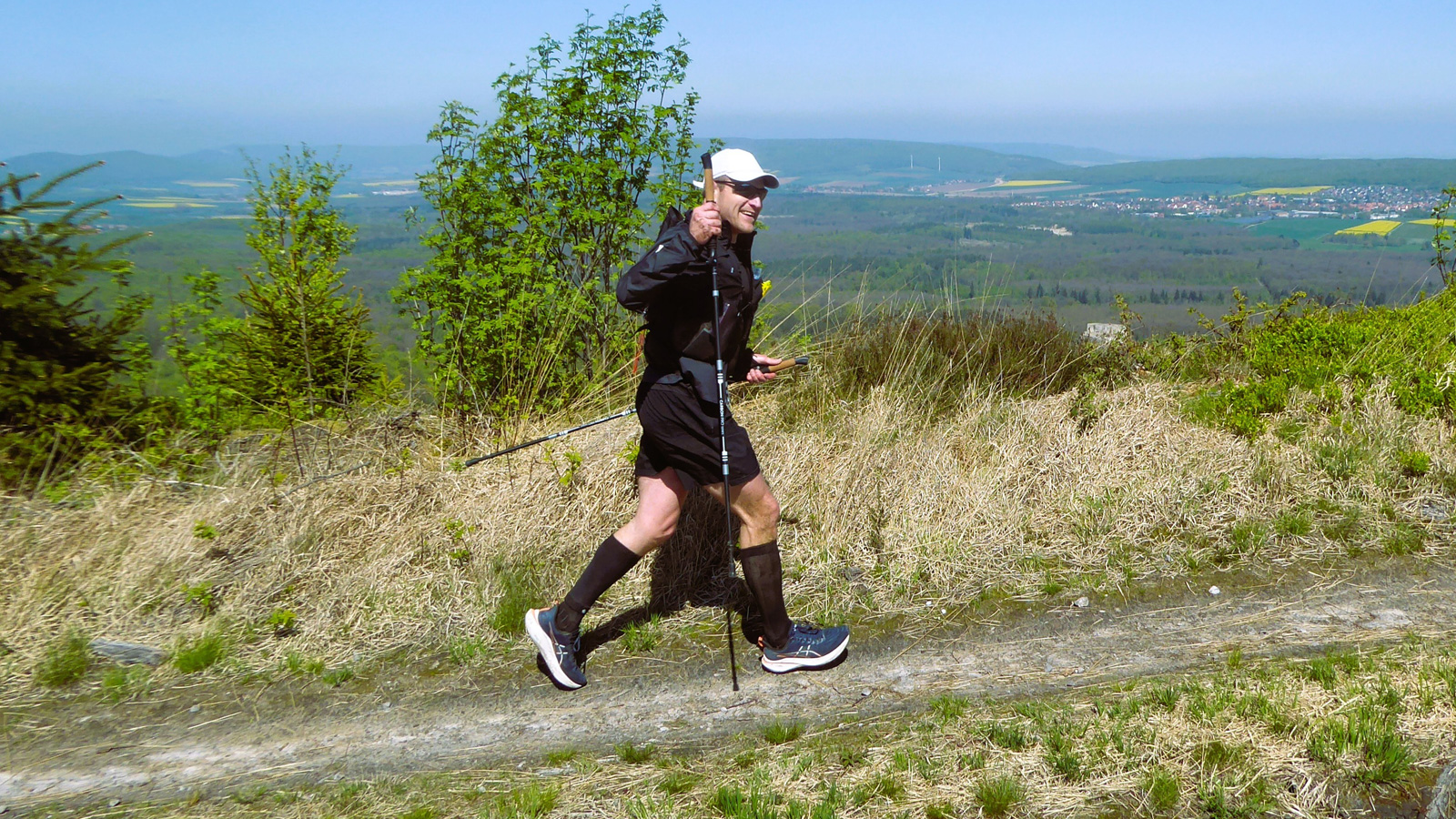 Lauftreff Hils überzeugt: Starke Ergebnisse beim Ith-Hils-Ultratrail und Herrmannslauf