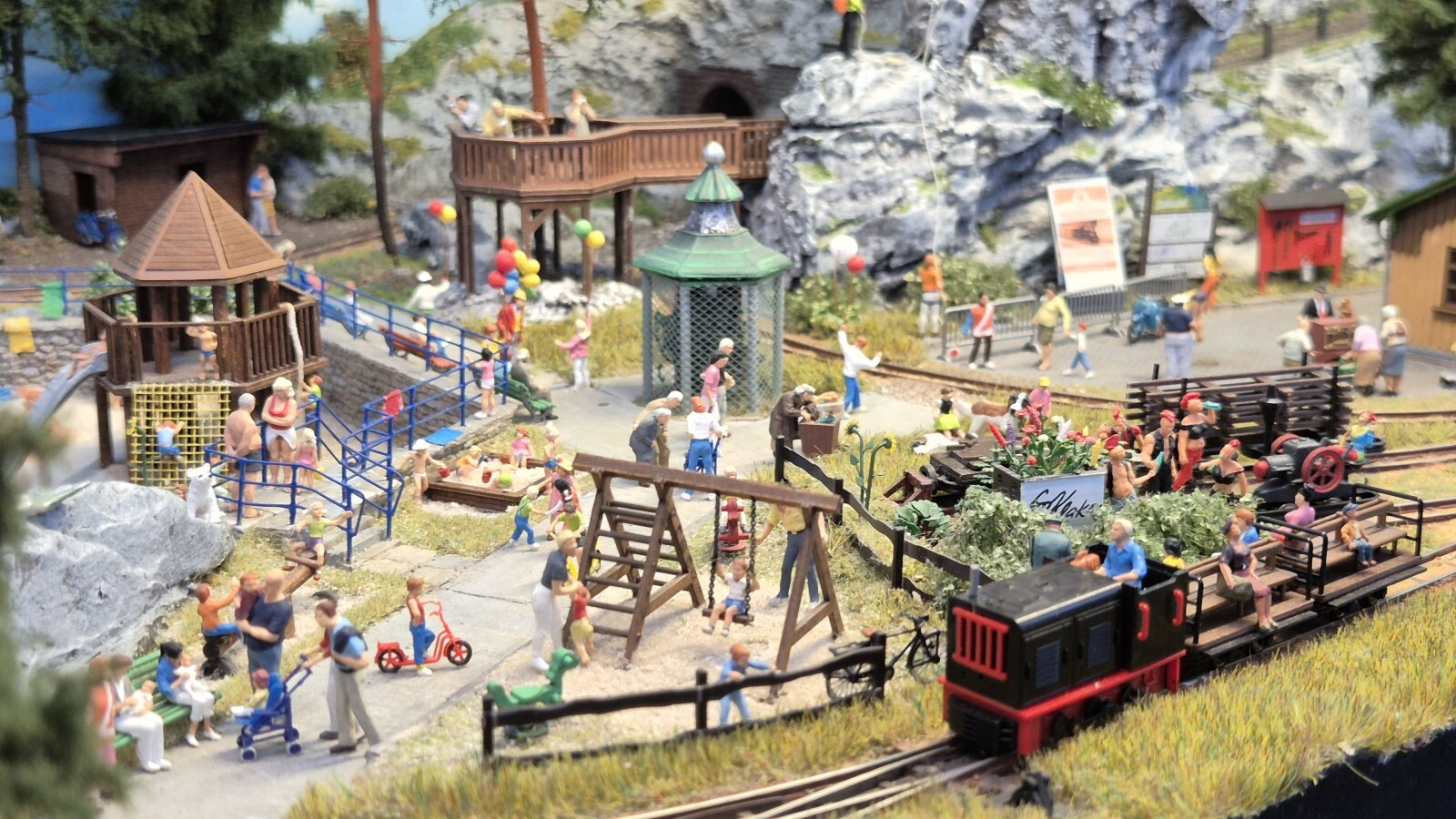 Kleine Züge, große Augen: NuSSA begeistert abermals in Stadtoldendorf